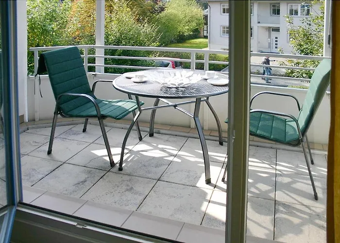 Bergstrasse 62 Bergstrasse 62 9 *